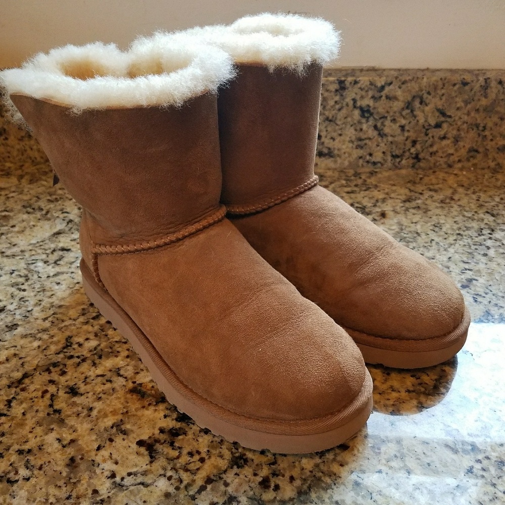 UGG Australia Boots - Picture 2 of 5